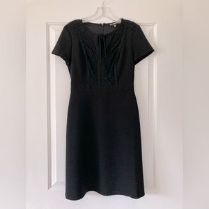 Karl Lagerfeld Size 2 Fitted Short Sleeve Dress